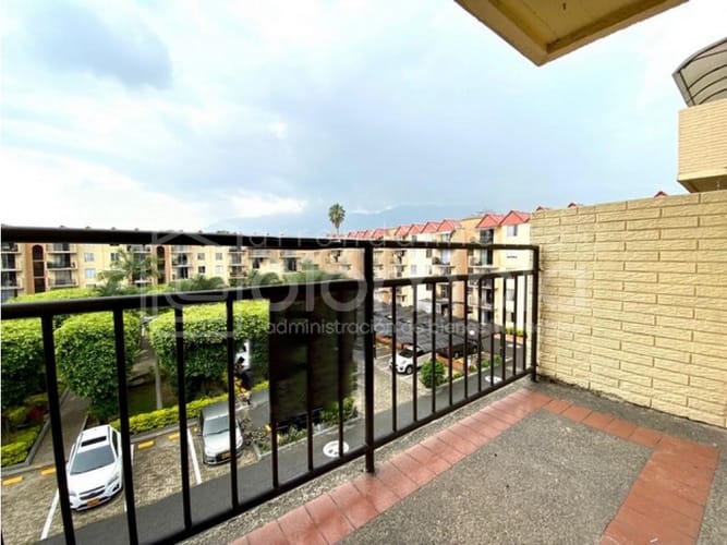 Apartamento de 3 alcobas en venta en Urbanizacion Milan Condominio Iv, Envigado, 74 m² · foto 3 de 11