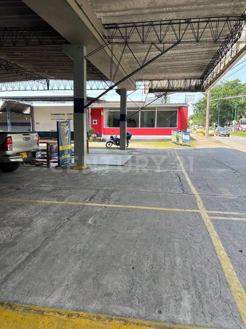 Bodega en venta en Barzal Bajo Sur, Villavicencio, 1800 m² · foto 2 de 20
