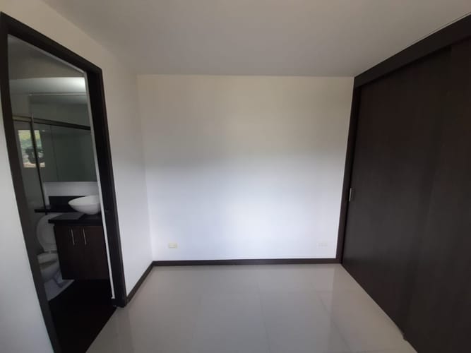 Apartamento de 2 alcobas en arriendo en Niquia, Bello, 55 m² · foto 10 de 23