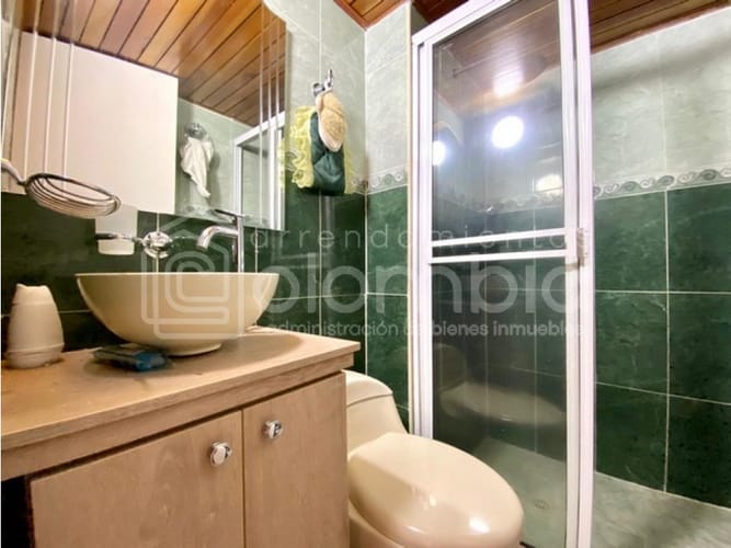 Apartamento de 3 alcobas en venta en Urbanizacion Milan Condominio Iv, Envigado, 74 m² · foto 9 de 11