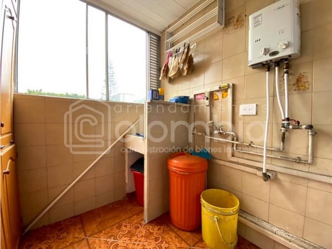 Apartamento de 3 alcobas en venta en Urbanizacion Milan Condominio Iv, Envigado, 74 m² · foto 10 de 11