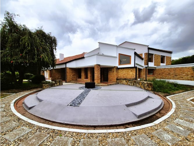 Casa de 5 alcobas en venta en Cr Quintas De Serrezuela, Mosquera, 526 m² · foto 3 de 24