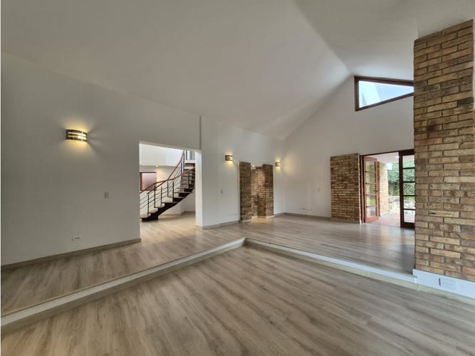 Casa de 5 alcobas en venta en Cr Quintas De Serrezuela, Mosquera, 526 m² · foto 8 de 24