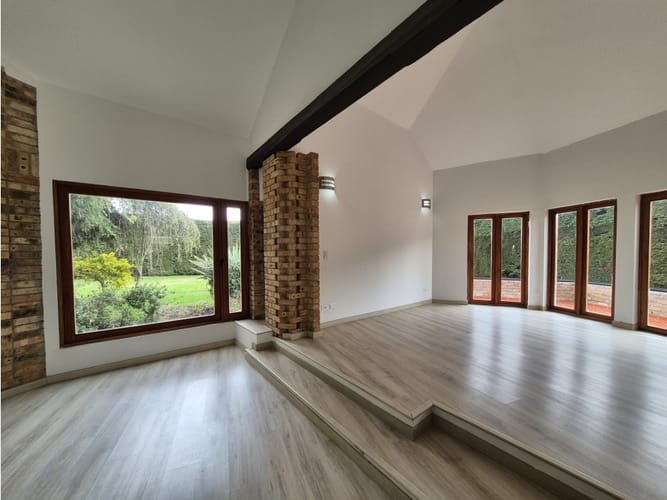 Casa de 5 alcobas en venta en Cr Quintas De Serrezuela, Mosquera, 526 m² · foto 10 de 24