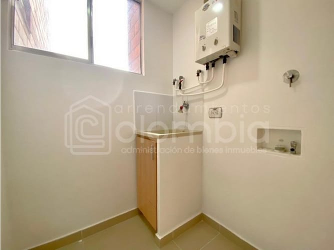 Apartamento de 2 alcobas en venta en El Carmelo Ii, Sabaneta, 70 m² · foto 16 de 17
