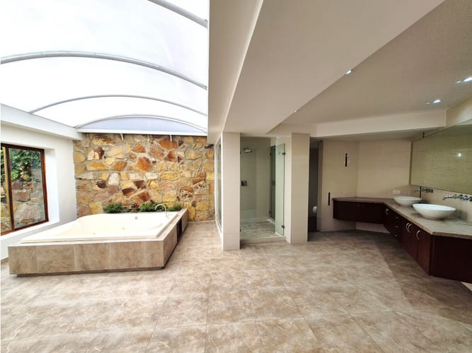 Casa de 5 alcobas en venta en Cr Quintas De Serrezuela, Mosquera, 526 m² · foto 15 de 24