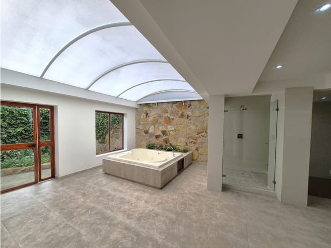 Casa de 5 alcobas en venta en Cr Quintas De Serrezuela, Mosquera, 526 m² · foto 17 de 24