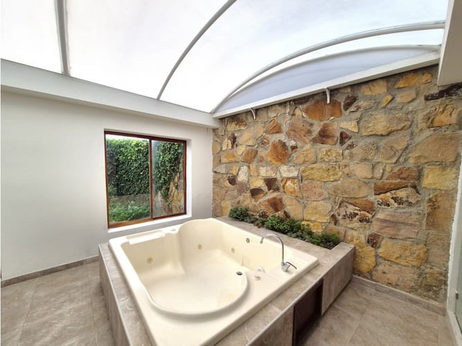 Casa de 5 alcobas en venta en Cr Quintas De Serrezuela, Mosquera, 526 m² · foto 18 de 24