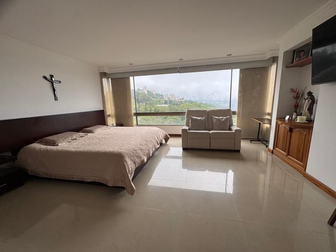 Apartamento de 4 alcobas en venta en Palogrande, Manizales, 168 m² · foto 3 de 18