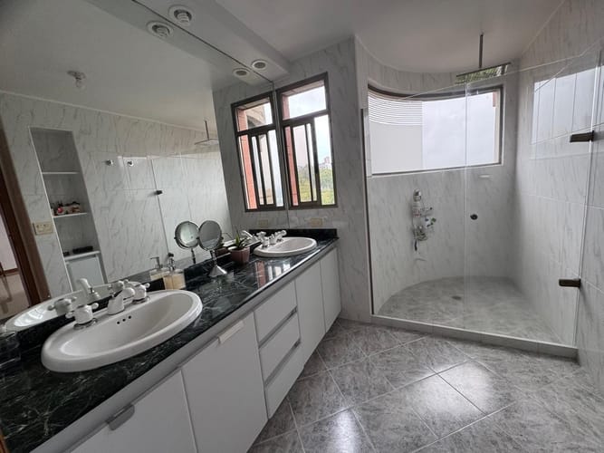 Apartamento de 4 alcobas en venta en Palogrande, Manizales, 168 m² · foto 8 de 18