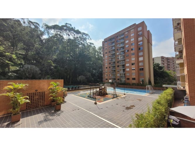 Apartamento de 4 alcobas en venta en El Poblado, Medellín, 120 m² · foto 1 de 17