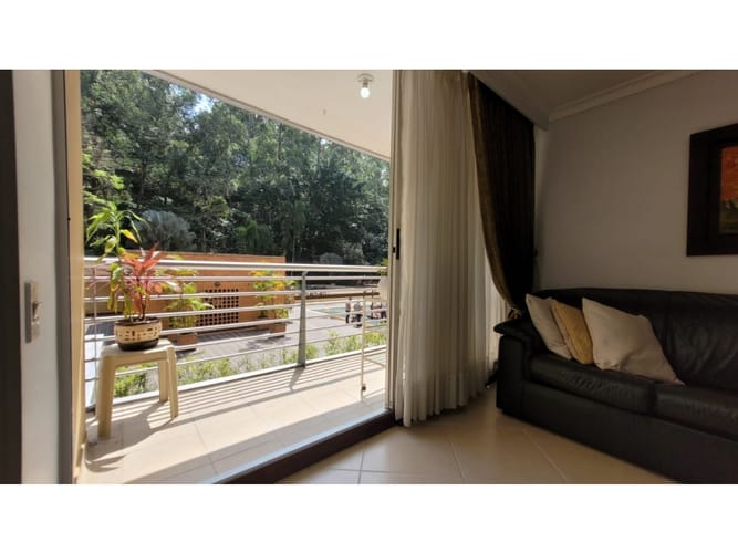 Apartamento de 4 alcobas en venta en El Poblado, Medellín, 120 m² · foto 2 de 17