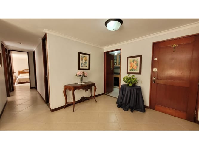 Apartamento de 4 alcobas en venta en El Poblado, Medellín, 120 m² · foto 9 de 17
