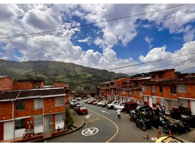 Casa de 3 alcobas en venta en Cabecera San Antonio De Prado, Medellín, 69 m² · foto 18 de 18