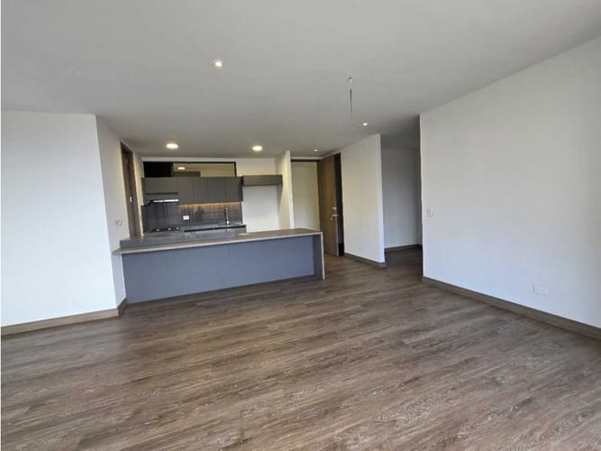 Apartamento de 2 alcobas en arriendo en Los Balsos, Medellín, 106 m² · foto 2 de 21