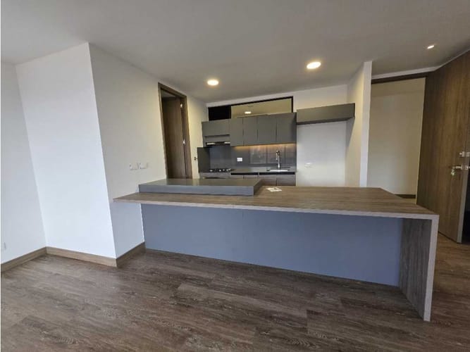 Apartamento de 2 alcobas en arriendo en Los Balsos, Medellín, 106 m² · foto 3 de 21