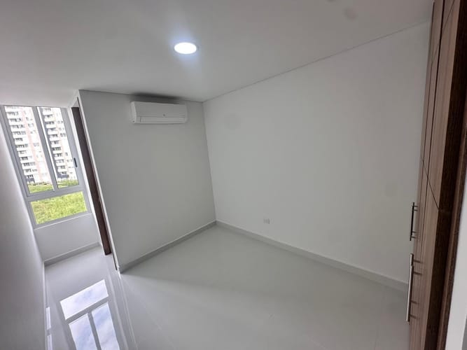 Apartamento de 4 alcobas en arriendo en Ciudad Jardin, Cali, 205 m² · foto 15 de 24