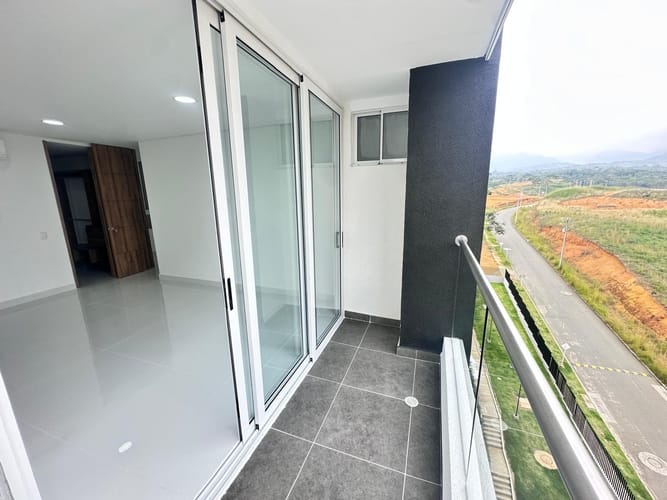 Apartamento de 4 alcobas en arriendo en Ciudad Jardin, Cali, 205 m² · foto 3 de 24