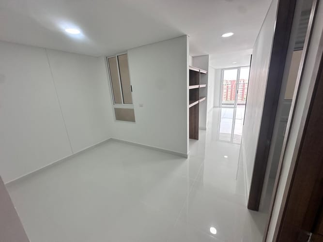 Apartamento de 4 alcobas en arriendo en Ciudad Jardin, Cali, 205 m² · foto 9 de 24