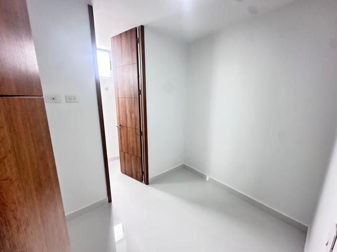 Apartamento de 4 alcobas en arriendo en Ciudad Jardin, Cali, 205 m² · foto 12 de 24