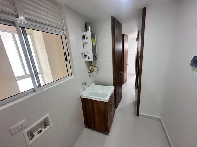 Apartamento de 4 alcobas en arriendo en Ciudad Jardin, Cali, 205 m² · foto 14 de 24
