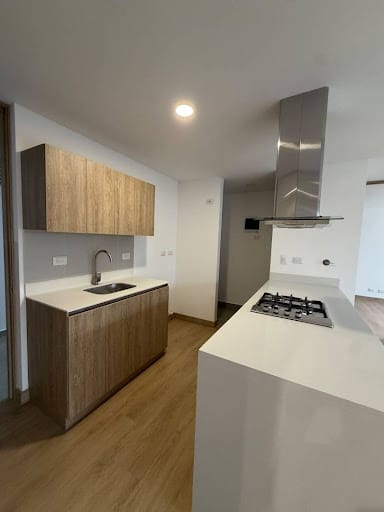Apartamento de 2 alcobas en arriendo en Chipre, Rionegro, 74 m² · foto 2 de 13