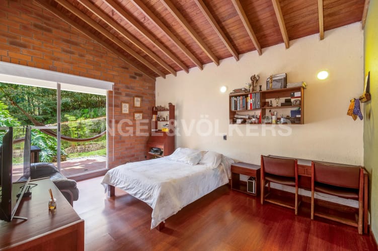 Casa de 4 alcobas en venta en Las Palmas, Envigado, 595 m² · foto 18 de 19