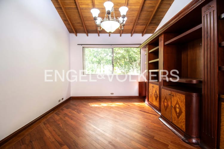 Casa de 4 alcobas en venta en Altos Del Poblado, Medellín, 520 m² · foto 15 de 16