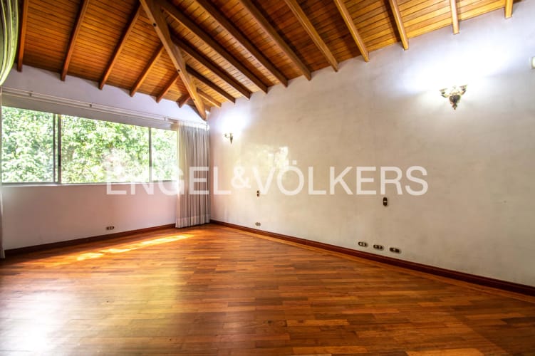 Casa de 4 alcobas en venta en Altos Del Poblado, Medellín, 520 m² · foto 8 de 16