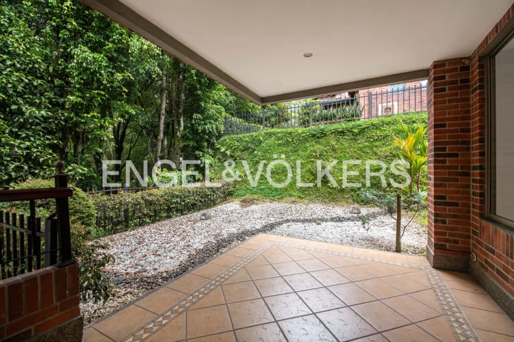 Casa de 4 alcobas en venta en Altos Del Poblado, Medellín, 520 m² · foto 5 de 16