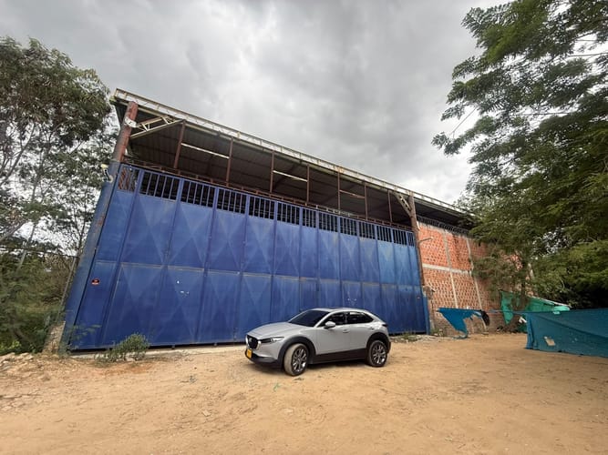 Bodega en venta en Hsd. San Antonio De Carrizal, Girón, 2000 m² · foto 2 de 14