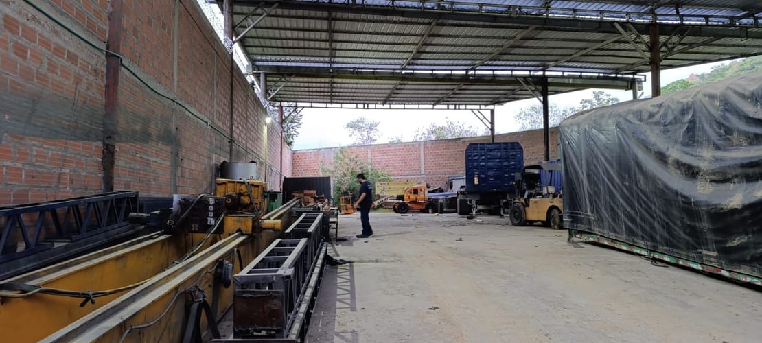 Bodega en venta en Hsd. San Antonio De Carrizal, Girón, 2000 m² · foto 4 de 14