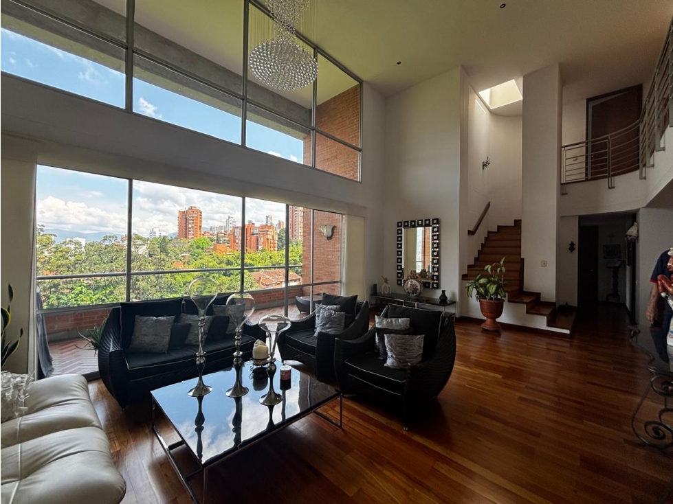 Apartamento en Venta en Loma Benedictinos, Medellín