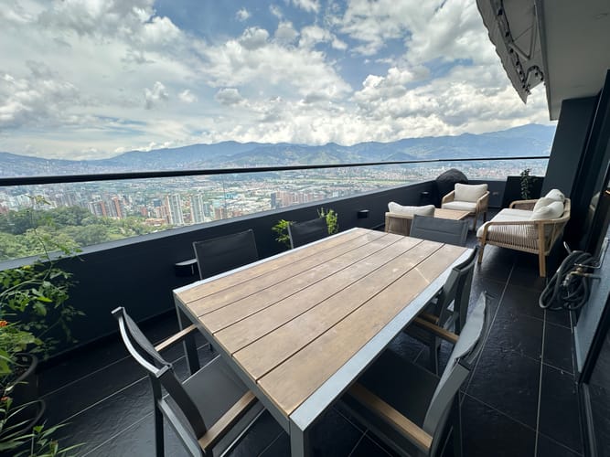 Apartamento de 4 alcobas en venta en Loma Del Indio, Medellín, 101 m² · foto 3 de 13