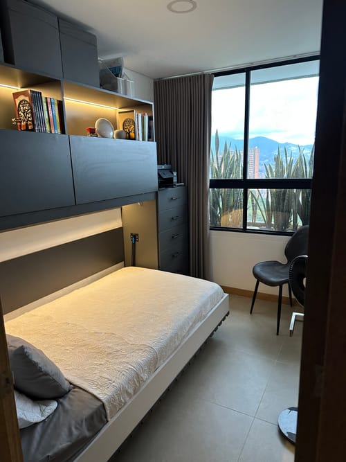 Apartamento de 4 alcobas en venta en Loma Del Indio, Medellín, 101 m² · foto 9 de 13
