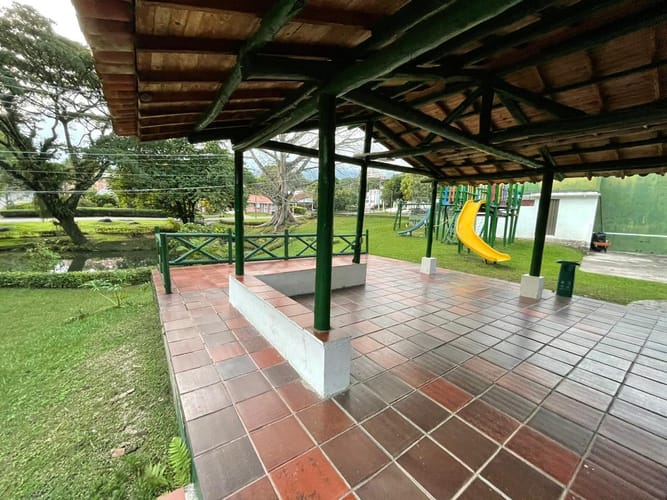 Casa de 5 alcobas en venta en Rincon Del Vergel, Ibagué, 374 m² · foto 18 de 19