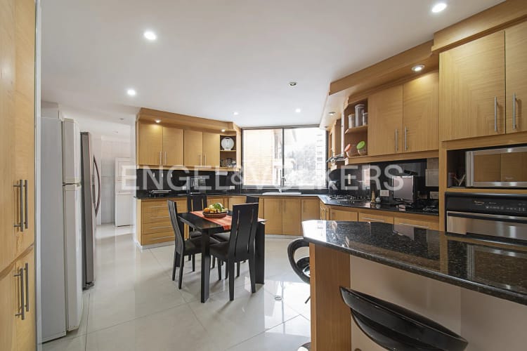 Apartamento de 4 alcobas en venta en Santa Barbara Alta, Bogotá, 292 m² · foto 6 de 20