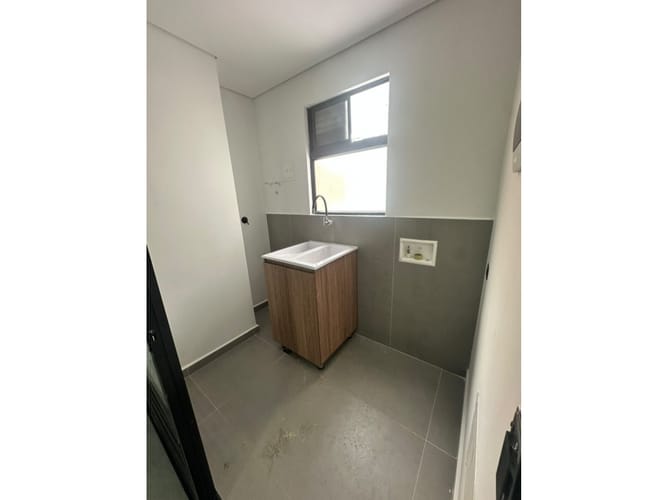 Apartaestudio en arriendo en Santa Mónica, Medellín, 32 m² · foto 9 de 10