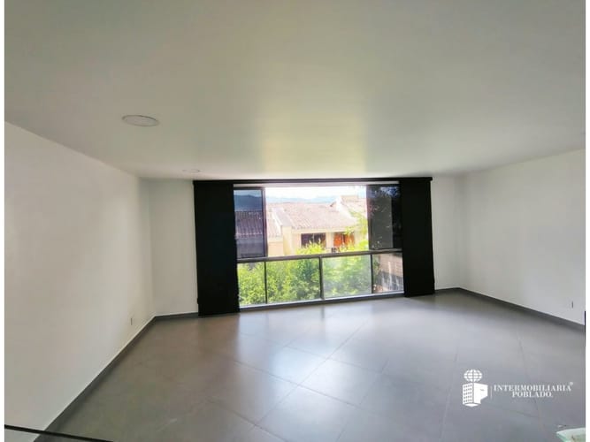Casa de 3 alcobas en arriendo en El Poblado, Envigado, 203 m² · foto 2 de 20
