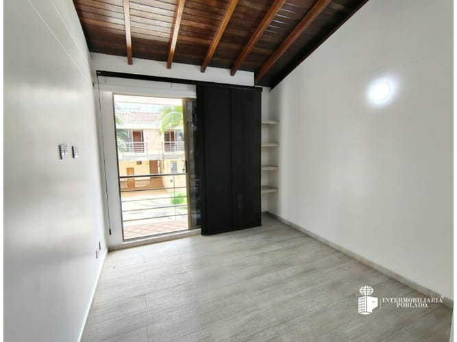Casa de 3 alcobas en arriendo en El Poblado, Envigado, 203 m² · foto 10 de 20