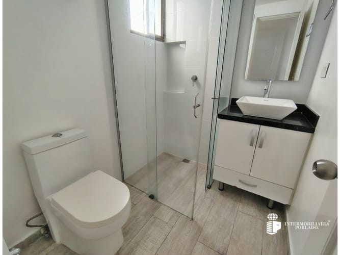 Casa de 3 alcobas en arriendo en El Poblado, Envigado, 203 m² · foto 15 de 20