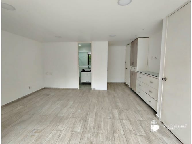 Casa de 3 alcobas en arriendo en El Poblado, Envigado, 203 m² · foto 16 de 20