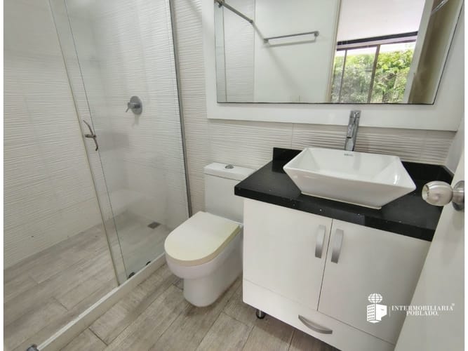 Casa de 3 alcobas en arriendo en El Poblado, Envigado, 203 m² · foto 17 de 20