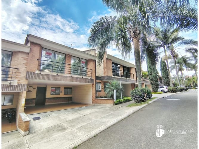 Casa de 3 alcobas en arriendo en El Poblado, Envigado, 203 m² · foto 19 de 20