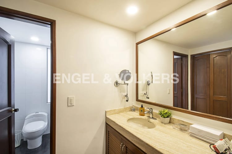 Apartamento de 3 alcobas en venta en Santa Barbara Occidental, Bogotá, 187 m² · foto 13 de 18
