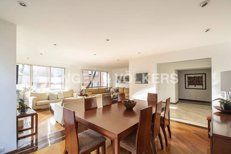 Apartamento de 3 alcobas en venta en Santa Barbara Occidental, Bogotá, 187 m² · foto 4 de 18