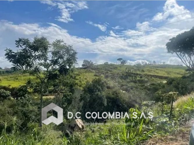Lote en venta en Chocoita, Girón, 1560 m² · foto 2 de 8