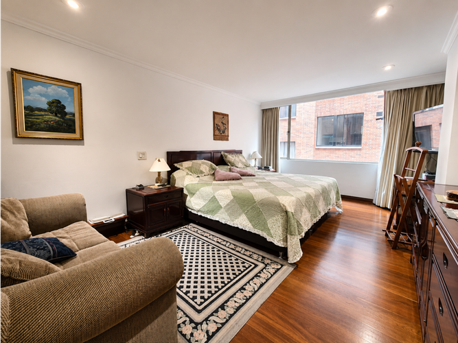 Apartamento de 3 alcobas en venta en La Carolina, Bogotá, 208 m² · foto 9 de 24