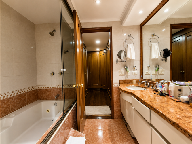 Apartamento de 3 alcobas en venta en La Carolina, Bogotá, 208 m² · foto 12 de 24