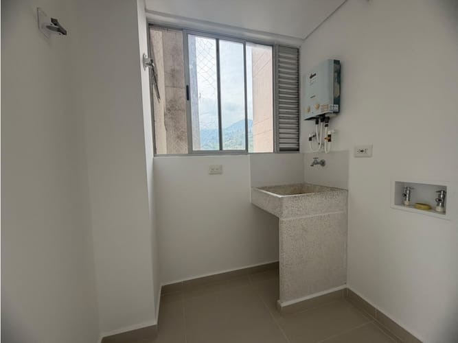 Apartamento de 3 alcobas en venta en La Doctora, Sabaneta, 78 m² · foto 7 de 19